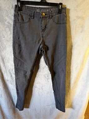 High-Rise Black Women’s Skinny Jeans with Comfortable Stretch